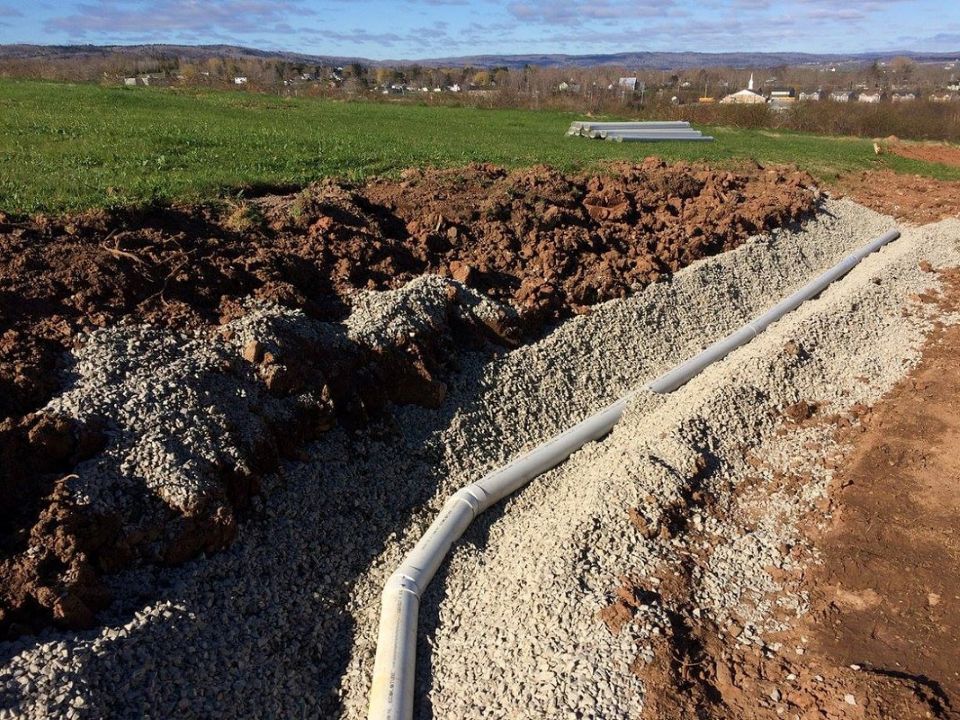 Mcadoos septic field installation 01